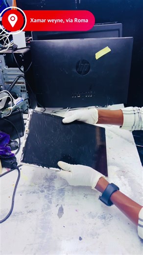 Waxaan u shaqeenay mid kamid ah macamisheena oo aan u saarany shaashad Microsoft laptop surface pro 7 plus iyo keyboard hadaba macamiil kaliya nala@So xiriir si loo xiliyo laptop kaaga, printer kaaga, All-in-one kaaga#viral#farsamo#laptop#fvp#trend