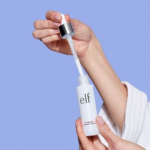 Pores no more! The Blurring Primer serum helps minimize oiliness and blurs imperfections with its lightweight formula. 💜Shop here: https://bit.ly/30Gggun | e.l.f. Cosmetics