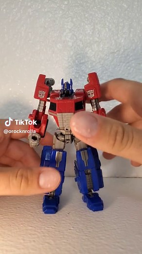 FRANKENSTEIN-ING OPTIMUS PRIME! #TRANSFORMERS #restoration #kitbash #custom #actionfigure #optimusprime #orionpax #deluxe #frankenstein #hasbro #takara #fypage #foryoupage #foryou #robots #toy #collectibles #shorts #reels