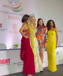 1.5K views · 51 reactions | Miss World reunion Stephanie Del Valle (Puerto Rico, 2016); Karolina Bielawska (Poland, 2022); Vanessa Ponce (Mexico, 2018) and Toni-Ann Singh (Jamaica, 2019) | Beauty Queens Pictures | Facebook