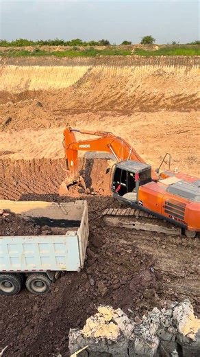 Nonstop Mud Digging! Hitachi ZAXIS 350 Heavy Work! #shorts