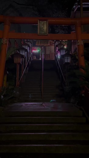 I feel like I’ve stumbled into an SF world. まるでSFの世界… 福岡にある通称サイバー神社が雰囲気すごすぎた😳 【中司孫太郎稲荷神社】 【Ｎakatsukasa sontarou inari shrine】 📍 〒810-0061 福岡県福岡市中央区西公園１３−１０ 稲荷神社 Inari Shrine, 13-10 Nishikoen, Chuo-ku, Fukuoka City, Fukuoka Prefecture, 810-0061 #神社 #日本の風景 #shrine #japan