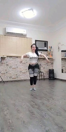 Orientella by Huda on Instagram‎: "ام كلثوم 💃🌟 _____ #تعليم_الرقص_الشرقي #الف_ليلة_وليلة"‎