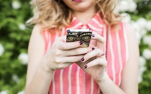 How to make phone cases: 4 Steps to start selling | Printful