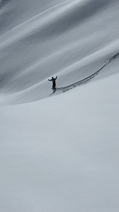 Creating our signatures in the fresh powder. The best feeling isn’t it? #powdersnow #skiing #snowboarding #freeride #winterlife #exploring #livebeyondboundaries #MyPoederbaas | Poederbaas | Facebook