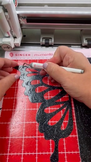 29K views · 81 reactions | We don't know about you, but if we had to cut out an appliqué this intricate by hand, we wouldn't do it. MOMENTO to the rescue! To sew it onto our project, we used the roller foot to help handle all the bumpy terrain. | Singer North America | Facebook