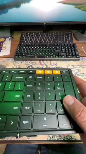 Portable keyboard, foldable, Bluetooth keyboard