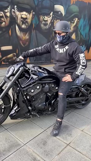 Custom Gloss Black Harley V-Rod Night Rod Special Riding