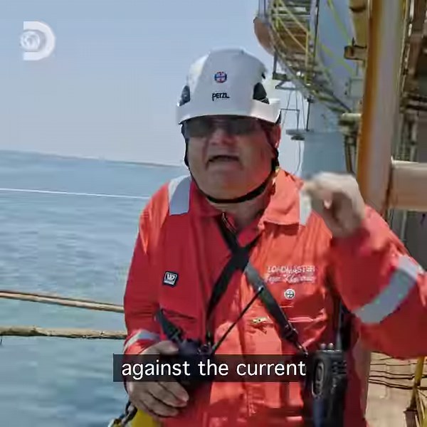 184K views · 1.6K reactions | 23,000 tonnes of oil rig doesn’t just float into place…or does it? ⛽ #MegaShippers | Discovery Channel UK | Facebook
