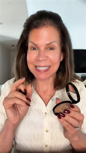 Makeup shouldn’t feel complicated—especially as your skin evolves. 💄✨ That’s why our Baked Balance-n-Brighten Foundation has been a longtime Geller Gal favorite. It’s buildable, brightening, and never heavy—because cakey is not the goal. Paired with our Retractable Angled Kabuki Brush, it’s all about the right technique and a light hand for a smooth, natural-looking finish. Less effort. More glow. Shop now at Sephora.com: https://lauragellerbeauty.visitlink.me/pYQG6i 📸: Gwen Lives Well | Laura