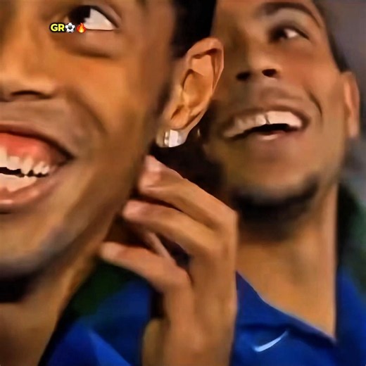 Ronaldinho R10 and Ronaldo R9 😍 #ronaldinho #ronaldo #brasil #selecaobrasileira #best #soccer #fo...