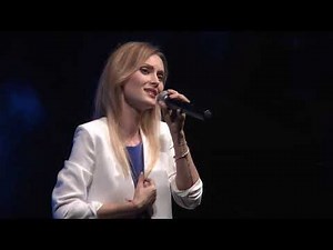 AIDA NIKOLAYCHUK TIERNO BESO sub ESPAÑOL