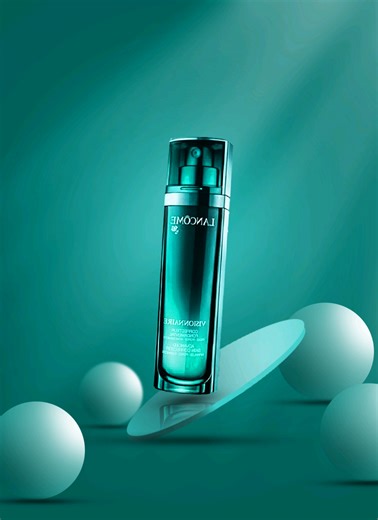 Création d’un design produit cosmétique dans un univers vert moderne et minimaliste. Le flacon élégant est mis en valeur par des formes géométriques et une lumière douce qui souligne le côté premium et scientifique du produit. Un visuel pensé pour transmettre la pureté, l’innovation et l’élégance du soin de beauté 💎 💬 Ton avis m’intéresse en commentaire. @Photoshop @Richmond Visuals #ProductDesign #CosmeticDesign #BeautyDesign #GraphicDesign #ModernDesign