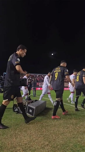 ¡Barracas Central 🆚 Huracán y las dos hinchadas! #NuestraCopa 🙌