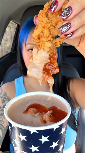 kelsey on Instagram: "eating raising canes :)) #explorepage #mukbang #food #explore #reels #asmr #eating #asmrcrunch #raisingcanes"