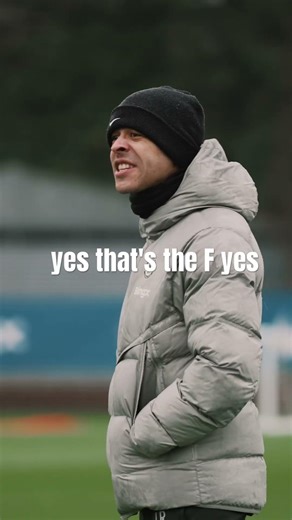 Chelsea getting ready for the weekend 💙💙#helpmemakethismakesense