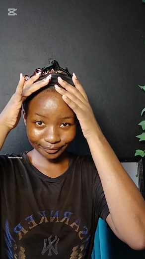 With knotless locs,you'll have to save your sculp from pain and still look cute😍#hairbysumonya💋 #mombasahairdresser #knotlesslocs
