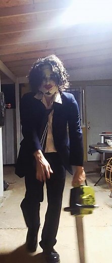 LEATHERFACE PRETTY WOMAN COSPLAY (ACTION SCENE)