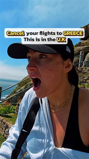 Tom Harborne on Instagram: "𝐓𝐡𝐢𝐬 𝐢𝐬 𝐧𝐨𝐭 𝐆𝐫𝐞𝐞𝐜𝐞, 𝐢𝐭’𝐬 𝐚 𝐜𝐥𝐢𝐟𝐟 𝐞𝐝𝐠𝐞 𝐭𝐡𝐞𝐚𝐭𝐫𝐞 𝐢𝐧 𝐄𝐧𝐠𝐥𝐚𝐧𝐝 Carved straight into the cliffs above the Atlantic, Minack Theatre feels like it belongs on a Greek island, not the Cornish coast. White stone terraces, endless blue horizons, crashing waves below, and sunsets that honestly do not feel real. Built by hand over decades, this open air theatre sits above Porthcurno Beach and looks out over some of the clearest water in th