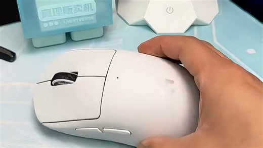 握感舒适手感卓越，定位精准无误