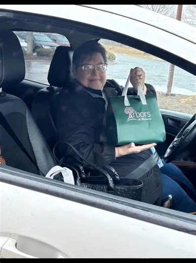 🍲 Soup’s On, Minerva… and yes, seconds were requested! Today we served 51 amazing seniors hot, homemade soup lunches — packed up in Arbors lunch boxes with a drink and a sweet treat to go. No one left hungry… and we may have created a few soup fans for life! Huge shoutout to our rockstar dietary department — Becky and her team absolutely stirred up something special today. We couldn’t have done it without you! Community comfort food = a perfect day 💚 Stay tuned… our Drive-Up & Go event is roll