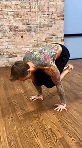 AF Creator Mike Fitch is gearing up for Mentorship in Bali next week with a quick Flow at his studio Body Practice in Denver before heading to the airport!👇Advanced flowists: who’s going to give this one a try? Let us know in the comments. #AnimalFlow #QuadrupedalMovementTraining#WeInviteYouToMove | Animal Flow