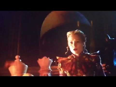 ALICE THROUGH THE LOOKING GLASS (2016) HUMPTY DUMPTY