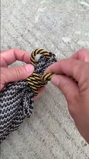 The hanging rope knot technique is simple and easy to learn and can be used everywhere in life.