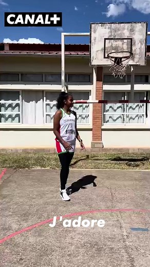 Ankohatran'ny Basket🏀, dia mpankafy FOOT ⚽ ihany koa ny tenako ary tena manaraka ireny Grand match ireny 😍 Ny 1/4 de finales an'ny Ligue des Champions izao dia azontsika arahina ao amin'ny Chaînes Canal sport 😉 CANAL Madagascar Raha tsy mbola mampiasa Canal ianao, dia araraoty fa 60 000Ar fotsiny dia efa mahazo décodeur miaraka amin'ny bouquet ÉVASION 1 volana 😁 sady ny installation maimaimpoana ! Iza ny pronostic anao amin'io ???? 🥰🥰🥰🥰🥰 | Hajanirina Harisoa Muriel
