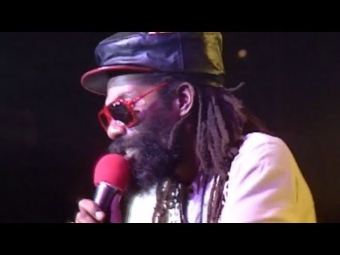 Black Uhuru With Don Carlos - Peace And Love (Live at New York 1990)