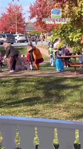 🍂🎉 Today’s the Day – Fall in the Park 2025! 🎉🍂 Join us today from 2:00 PM – 5:00 PM in Rose Hill Park for an afternoon full of family fun, games, food, and fall festivities! 🎨 Craft vendors & fall market 🍴 Local food & drinks 🍬 Main Street Trick-or-Treat 👗 Costume contest 🎲 Business-hosted games & activities It’s a free community event you won’t want to miss — bring your family, friends, and festive spirit to celebrate autumn in beautiful downtown Berryville! 🍁✨ | Berryville Main Stree