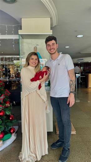 Derick Meinelecki da Rosa on Instagram: "Esperei tanto por este dia 😍❤️ Amo vocês meus amores, agora somos três 🧑‍🧑‍🧒💖"