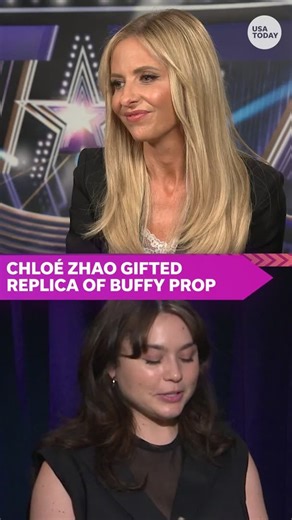 She’s forever our Class Protector! 🗡️ Sarah Michelle Gellar (@sarahmgellar) shared the sweet moment “Buffy the Vampire Slayer: New Sunnydale” producer Chloé Zhao (@chloezhao) surprised her with the iconic #Buffy prom speech and replica of the beloved prop. 🥹 ☂️ | USA TODAY Video