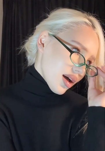 Фелиция (@boyssbenise)’s video of Designer