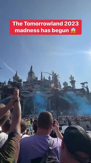 Who’s tuning into the live stream right now?! | EDMTunes