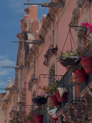 Vive el barroco. 📞 Reservaciones: (442) 227 05 00 📍 Francisco I. Madero No. 41, Centro Histórico, Querétaro #LaCasaDeLaMarquesa #PromesaSilenciosa #ExperienciasRománticas