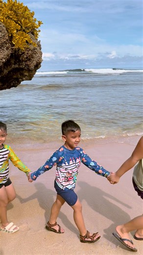 Trading textbooks for tides🌊Hello Vitamin Sea🏝️ #BeachDay #tripletlife #familytime #tripletsadventure | AJ Triplets PLUS