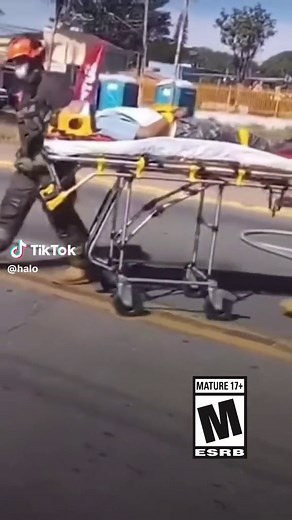 when the second wind hits so you can finish the fight 👊 #masterchief #halomemes #halo #halo2