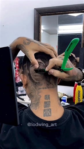 797K views · 10K reactions | Self-Cut Portrait by @lodwing_art All the way from Colombia   ・・・ #diegomaradona cada vez más cerca de la promesa #argentina . . . #maradona #barberosargentinos #barberia #barberlife #barberos_latinos #grandesbarberos #barberconnect #selfcutsystem | Self-Cut System | Facebook