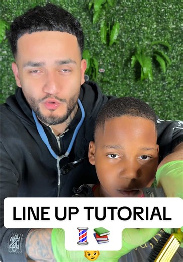 Line up demonstration💈📚 #lineuptutorial #hairline #barber | Lining Up Hairline Tutorial