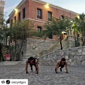 Never 🚫 underestimate the toning power plank jacks have on your body. This move was created to deliver #SBZresults! 🔥💪 🎥Repost: @cecyrdgzv | STRONG Nation