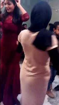 رقص محجبة فرسة مصرية في فرح وتشد صاحبتها ترقص معاها | رقص افراح مصري | رقص منزلي