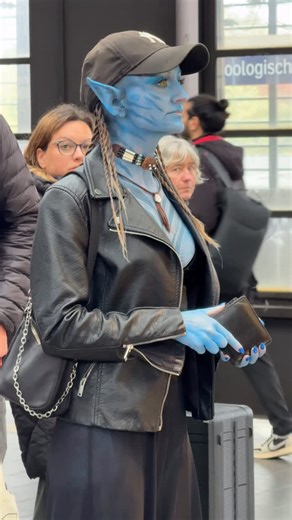 Eule Emma | Berlin vibes #avatar #avatarfireandash #bodypaint #tattoobodysuit | Instagram