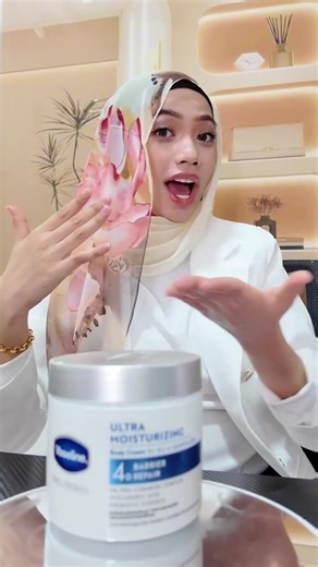 Vaseline Pro Derma: 72-Hour Deep Moisture Body Cream