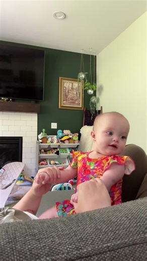 Some baby giggles for your Sunday afternoon! #longervideos #babygiggles #happybaby #giggles
