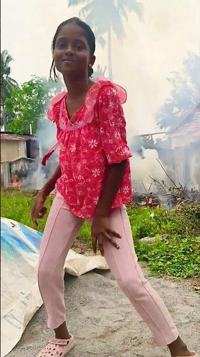 chikkiri chikkiri mass dance #trending #viral #ytshorts #reels #vrmrvlogs #dance 🏫🍒🍓