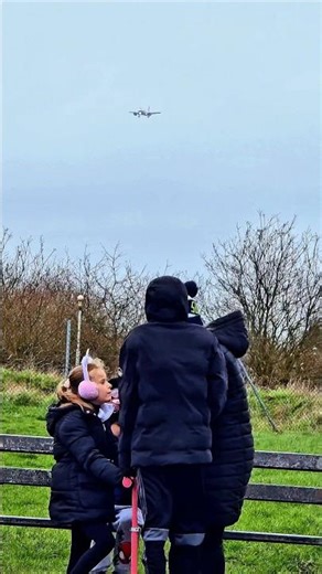 The Show is on!#viralvideo #aviation #planespotting#airplane #landing#airbusaircraft #airlinevideos