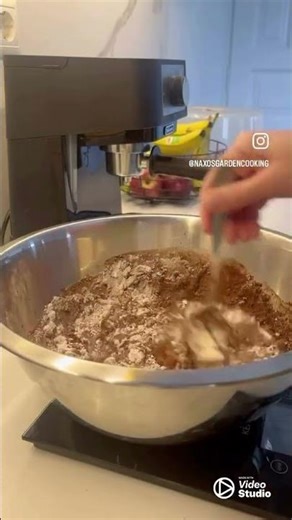 Πεντανόστιμη νηστίσιμη σοκολατόπιτα 🍫
