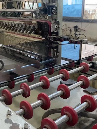 We specialize in advanced glass processing, including cutting, tempering, and lamination, providing precise customized solutions. Our glass products, combining strength and aesthetics, help you realize your design creativity and safety commitments.#glass