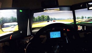 Five Screen Racing Simulator Is Amazing (Video)